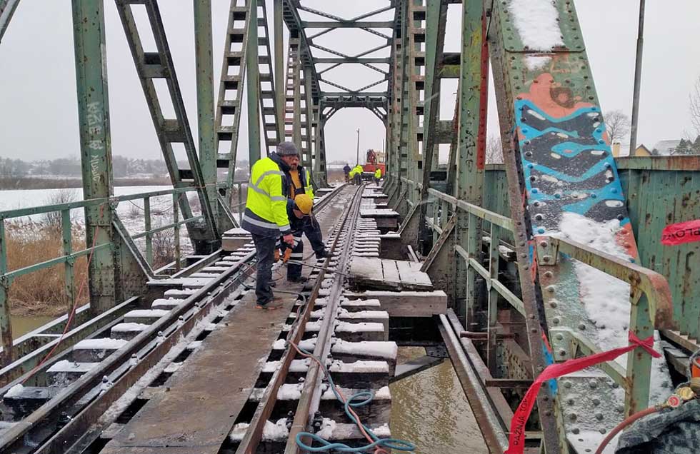 Počela demontaža koloseka na starom Železničkom mostu (Foto)