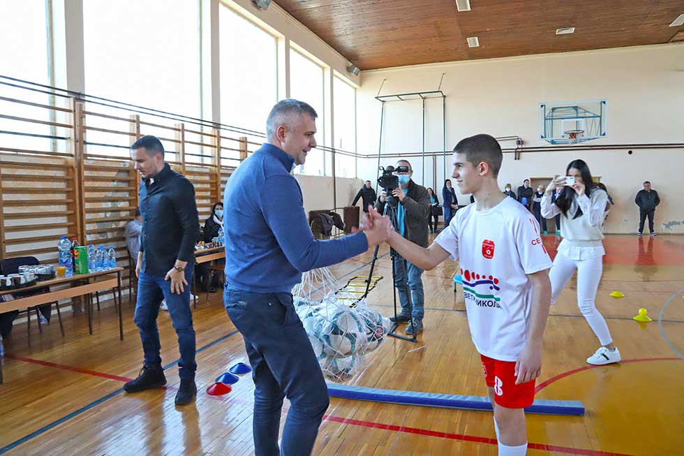 Dane Basta posetio opštinu Sečanj: Podrška novim generacijama sportista