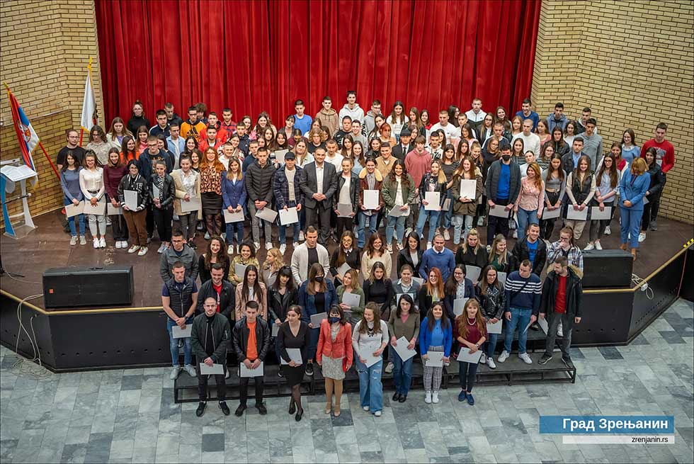Dodeljene školske i studentske stipendije Grada Zrenjanina