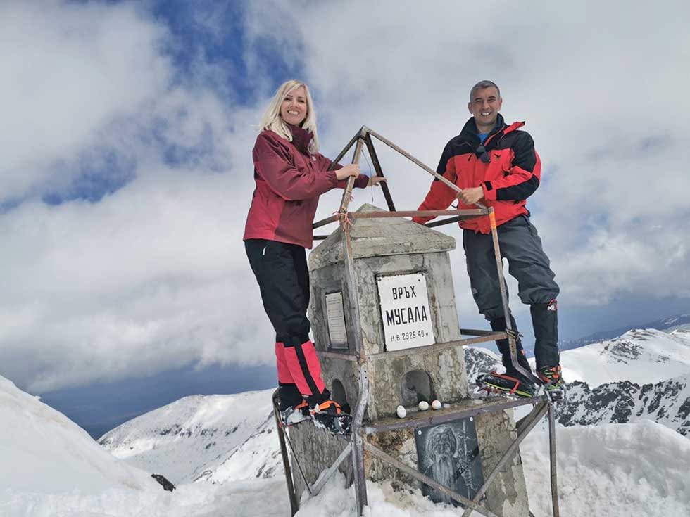Zrenjaninski planinari uskršnje praznike proveli na vrhu Balkana (Foto)