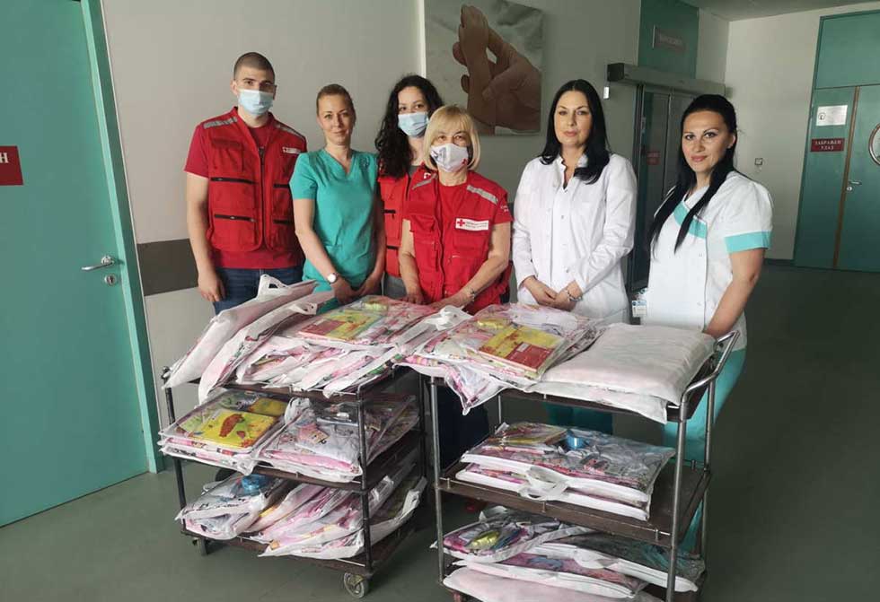 Crveni krst Zrenjanin sprovodi akciju „Paket za novorođenu bebu“