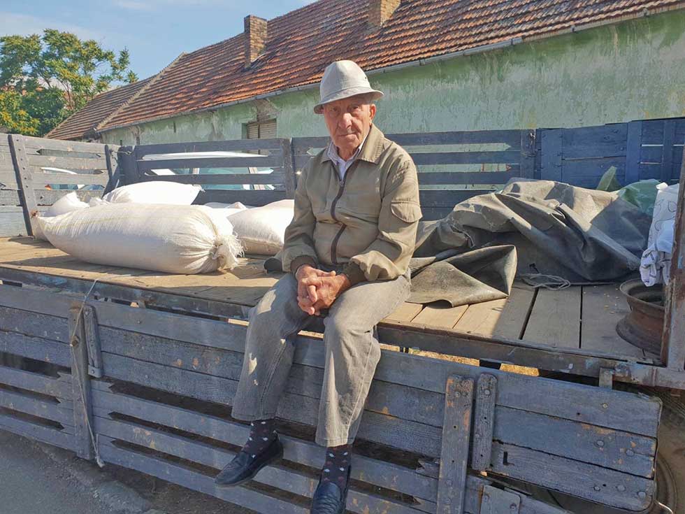 Dušan Belić ima 86 godina i na pijaci u ulici Jug Bogdana prodaje kukuruz