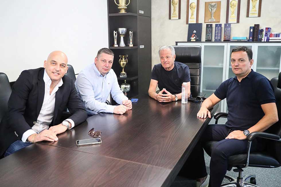 Fudbalski savez Srbije izrazio spremnost da pomogne Zrenjaninu