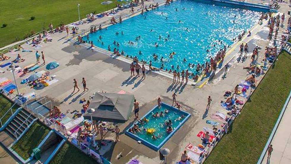 Odlični đaci imaju pravo na besplatne karte za bazen u Srpskoj Crnji
