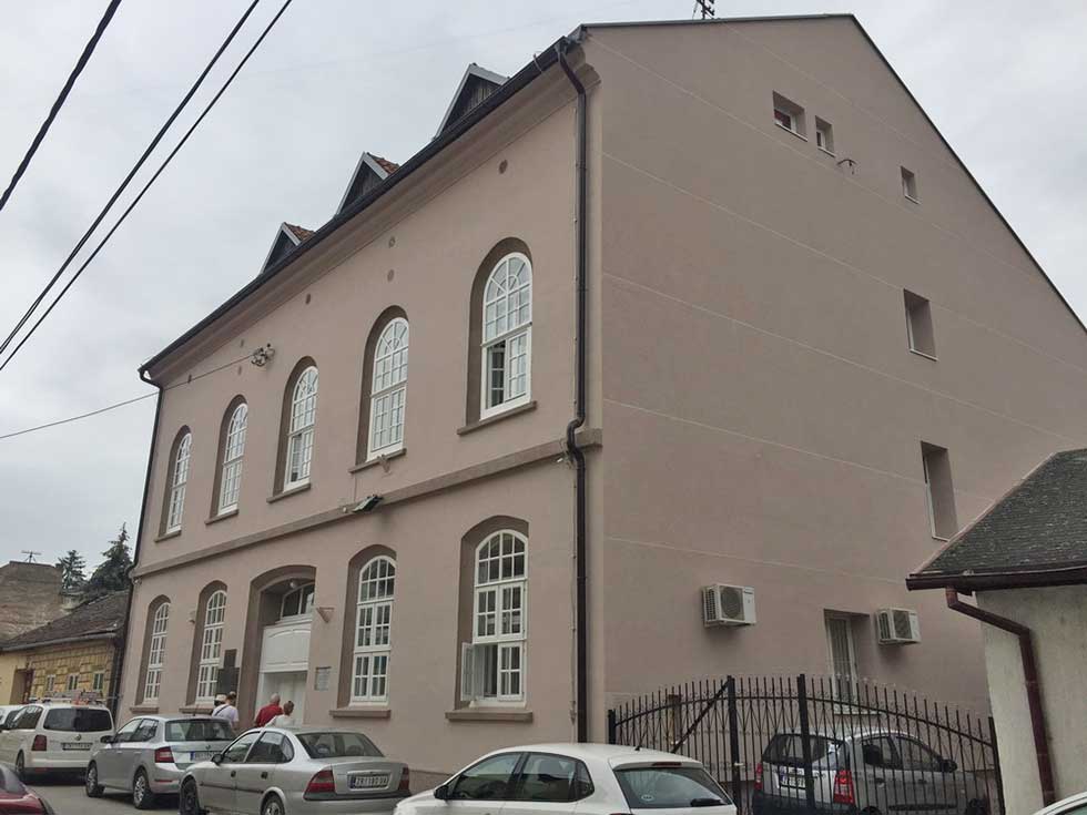 Obnovljena fasada zgrade nekadašnje Jevrejske osnovne škole