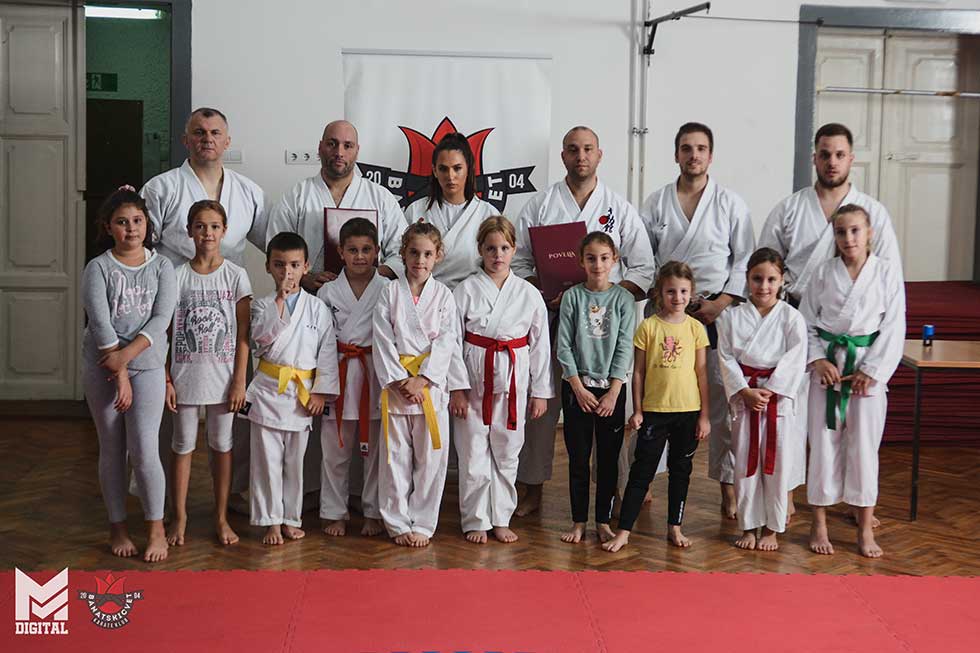 Karate klubovi Banatski cvet i Crvena zvezda potpisali sporazum o bratimljenju