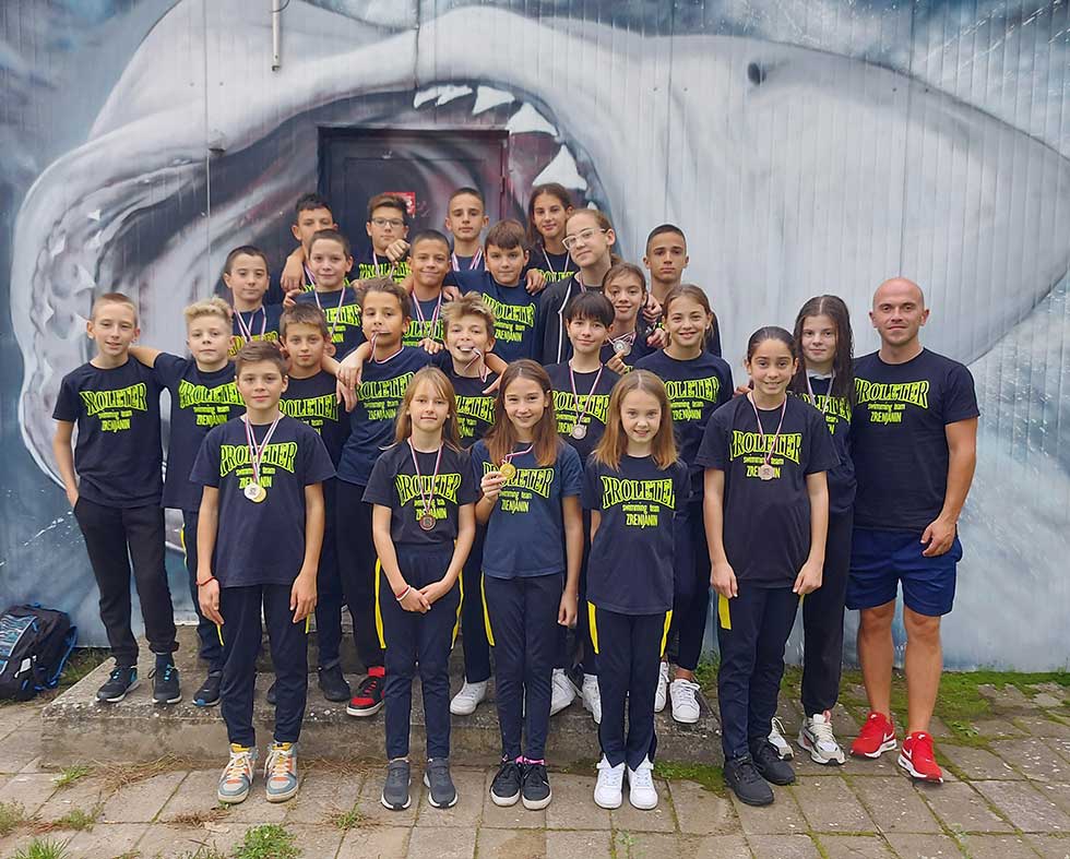 Mlade nade Plivačkog kluba Proleter osvojile 27 medalja