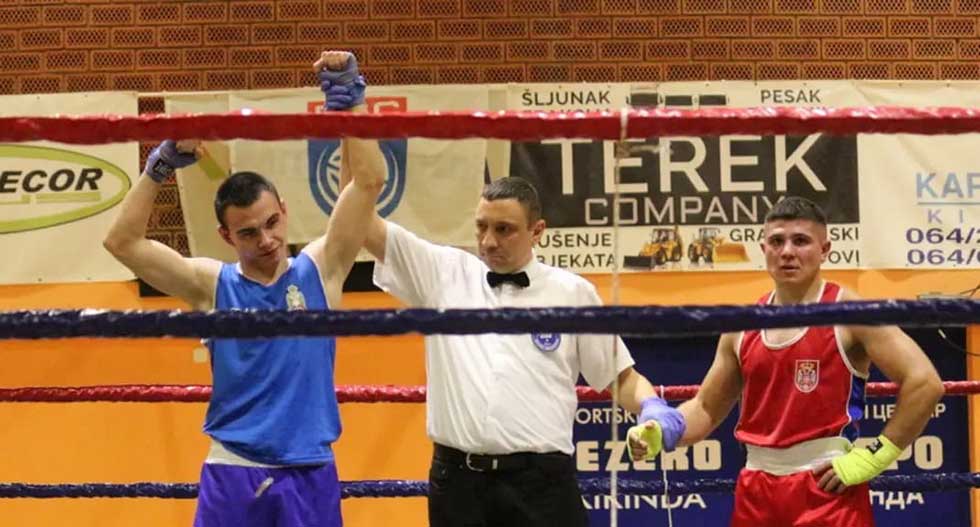 Posle spektakularne borbe Jovan Đuričić izašao iz ringa kao pobednik