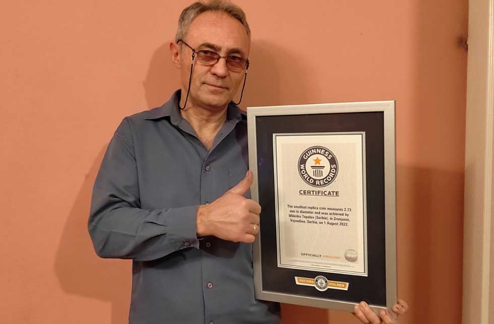 Milenko Topalov ušao u Ginisovu knjigu rekorda: Iskovao najmanji zlatnik na svetu