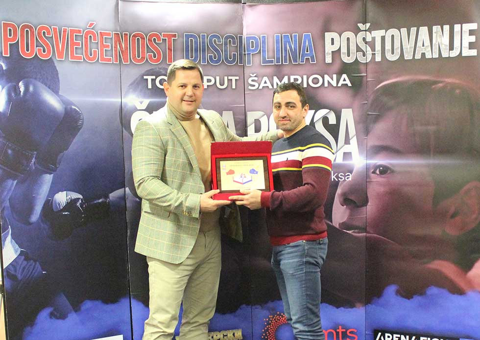 Ogromno priznanje našim bokserima: Petrovgradu dodeljena plaketa „Zlatni klub“