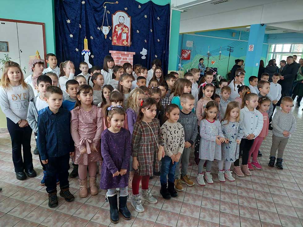 Danas se u školama obeležava Sveti Sava: Ovako je bilo u OŠ „1. oktobar“ u Botošu