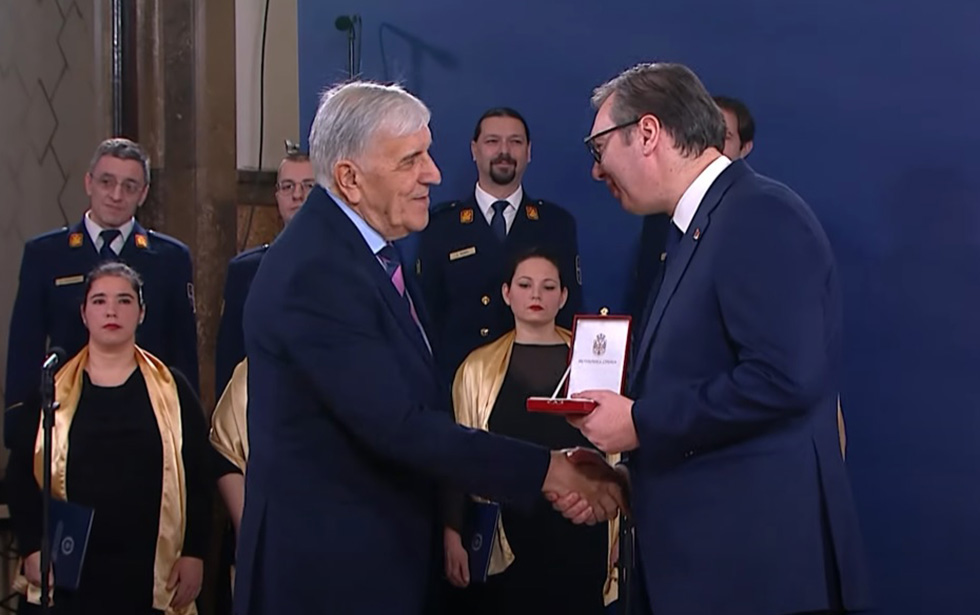 Predsednik Srbije Aleksandar Vučić odlikovao Živanka Radovančeva i Željka Lučića