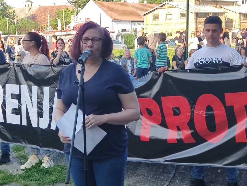 Profesorka Zrenjaninske gimnazije Senka Jankov nakon protesta suspendovana sa posla