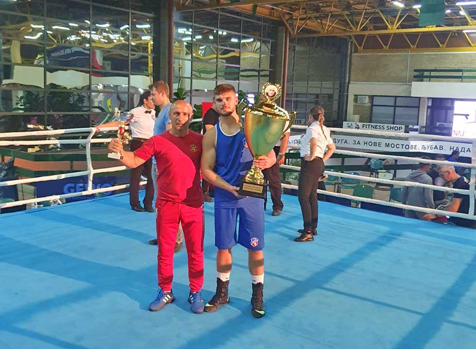 Dario Tomić proglašen za najboljeg takmičara bokserskog turnira u Novom Sadu