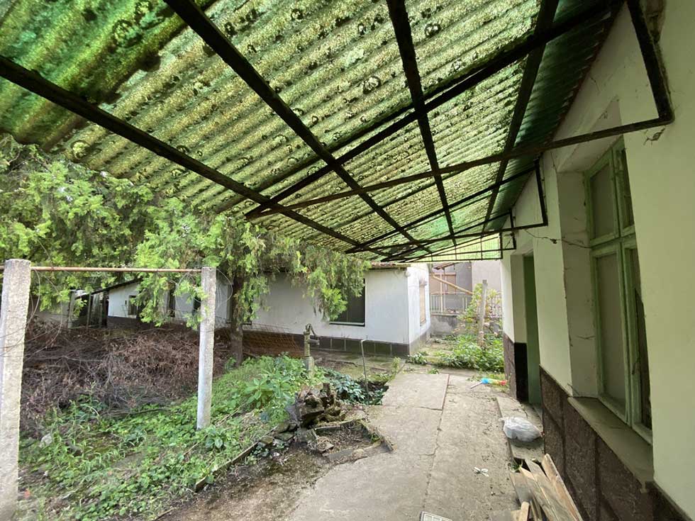Još jedna top ponuda na tržištu nekretnina: Trosobna kuća na Duvanici za 35.000 evra!