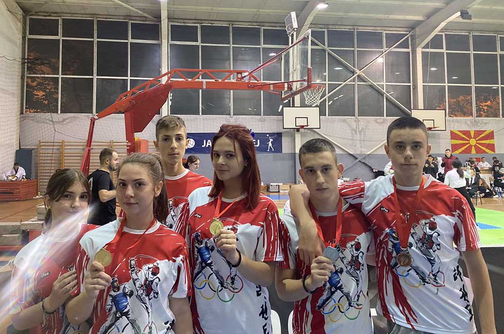 Perspektivni tekvondisti Zrenjanina doneli iz Skoplja pet medalja