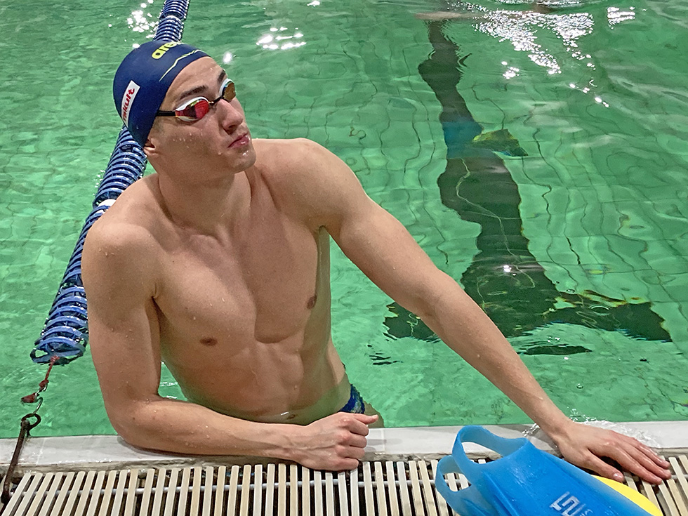 Srećno na Evropskom prvenstvu: Plivač Nikola Aćin otputovao u Rumuniju