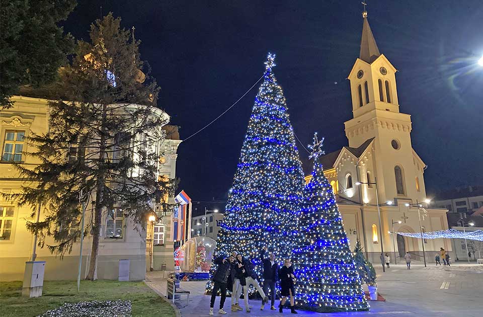 Kako se nekada slavila Nova godina: „Onda se pojavio starac sa otrcanim koferom“