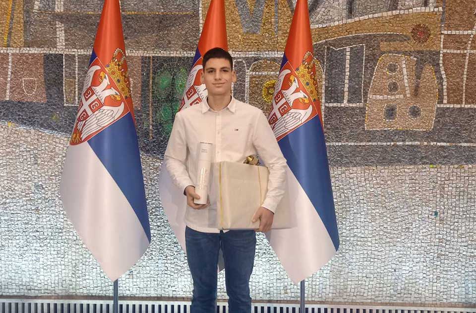 Učenik za primer: Marko Denda među najuspešnijim đacima osnovnih škola u Srbiji