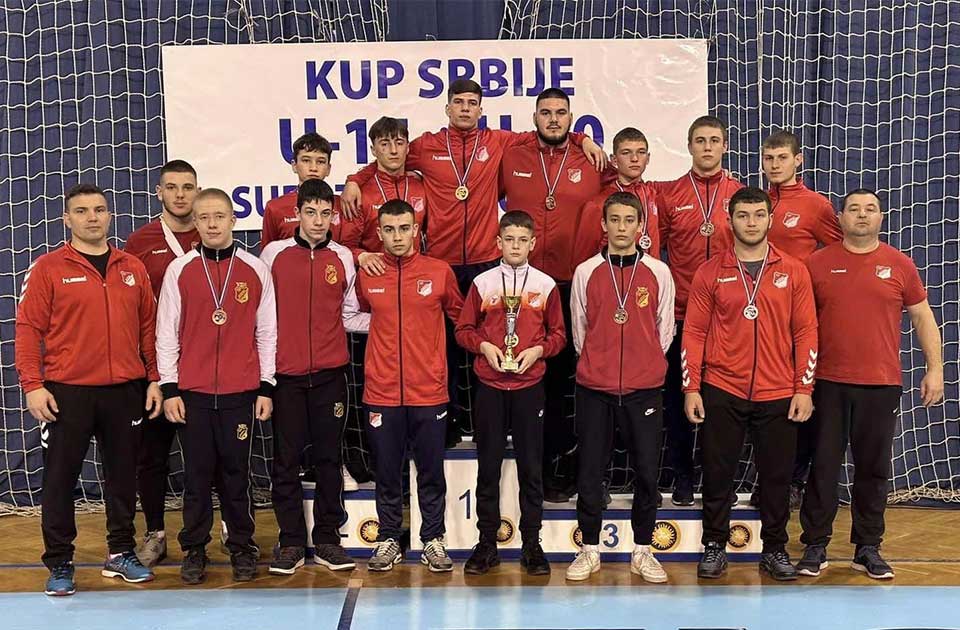 Mladi rvači Proletera osvojili Kup Srbije i odbranili titulu prvaka