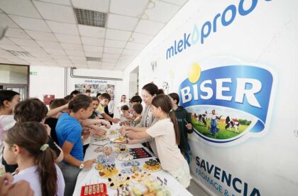 đaci francuske škole posetili mlekoprodukt