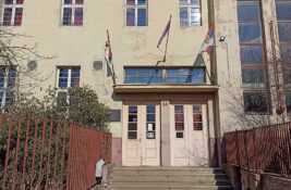Sindikat prosvetnih radnika poziva Pokrajinu da stopira gašenje srednje škole u Zrenjaninu