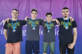 plivači proletera osvojili zlatne medalje