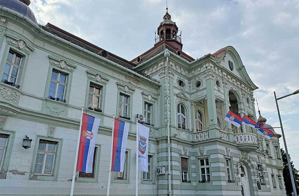 Gradska vlast u Zrenjaninu krši zakon: Ministarstvo informisanja pokreće prekršajni postupak