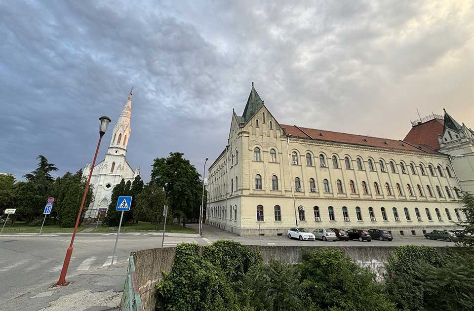 Posvađao se i potukao sa meštaninom, pa mu zadao dva uboda nožem