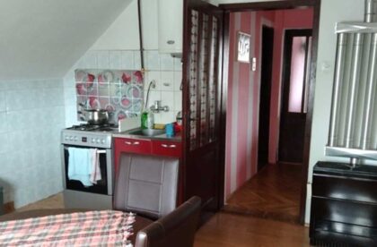 četvorosobna kuća u naselju duvanika