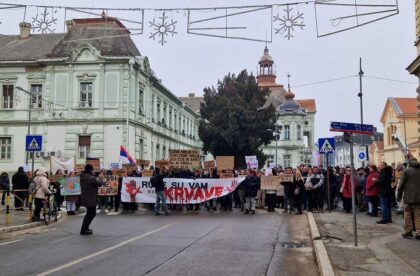 učesnici protesta