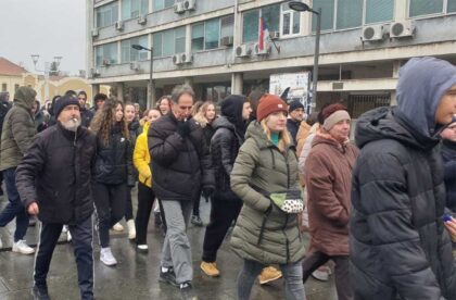 učesnici protesta