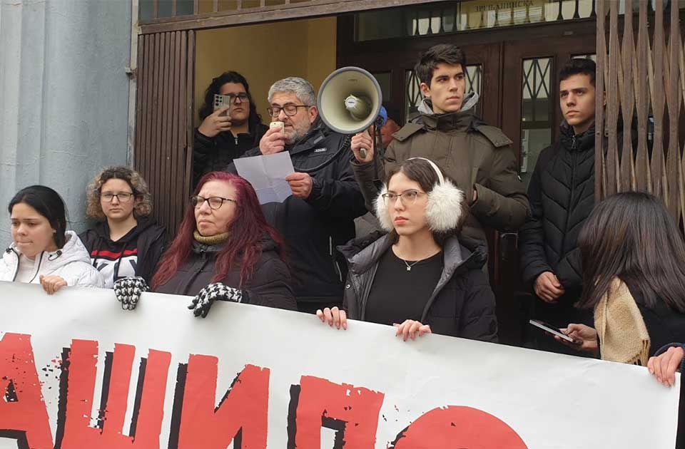 Otac maturantkinje pročitao pismo koje je ispraćeno gromoglasnim aplauzom