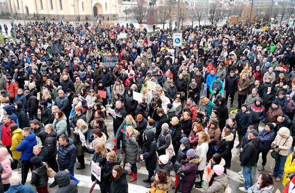 Inicijativa IZRAZ: Vlast samo „prodaje maglu“ tvrdnjama da su ispunjeni svi zahtevi studenata