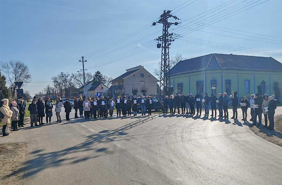 meštani lukićeva blokirali put