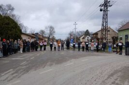 Okupljeni u Lukićevu pružili snažnu podršku studentima i prosvetarima