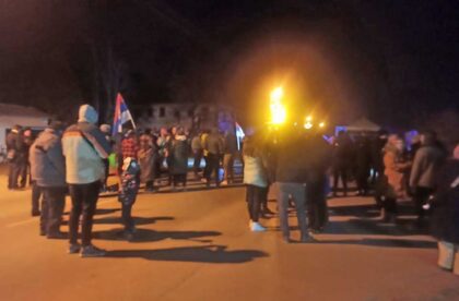 učesnici protesta u tomaševcu