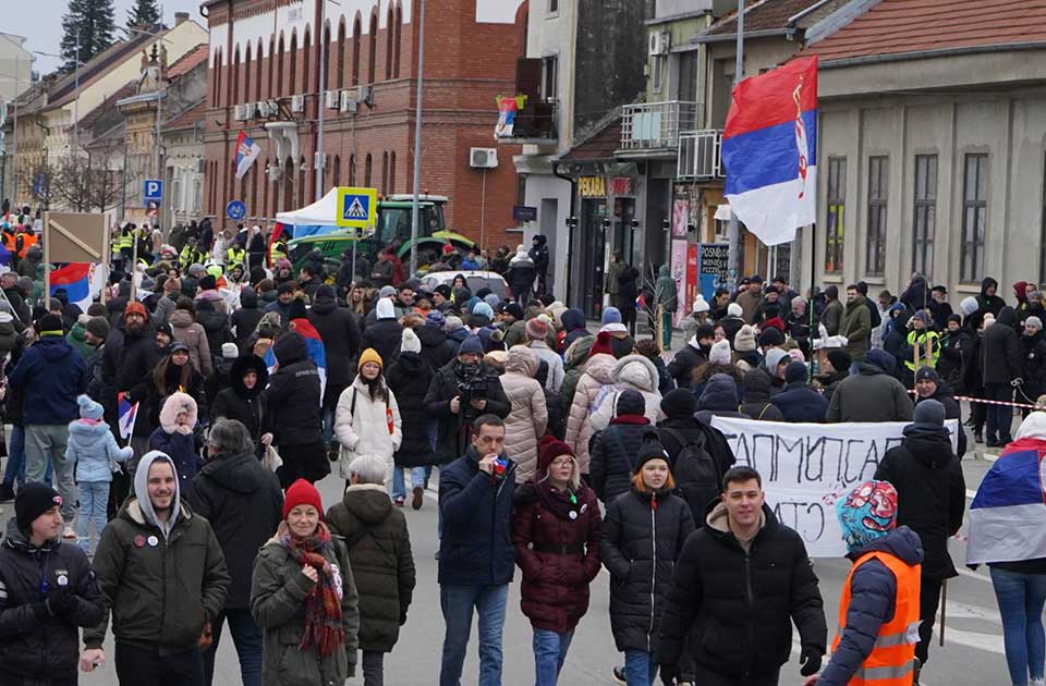 učesnici protesta u vršcu