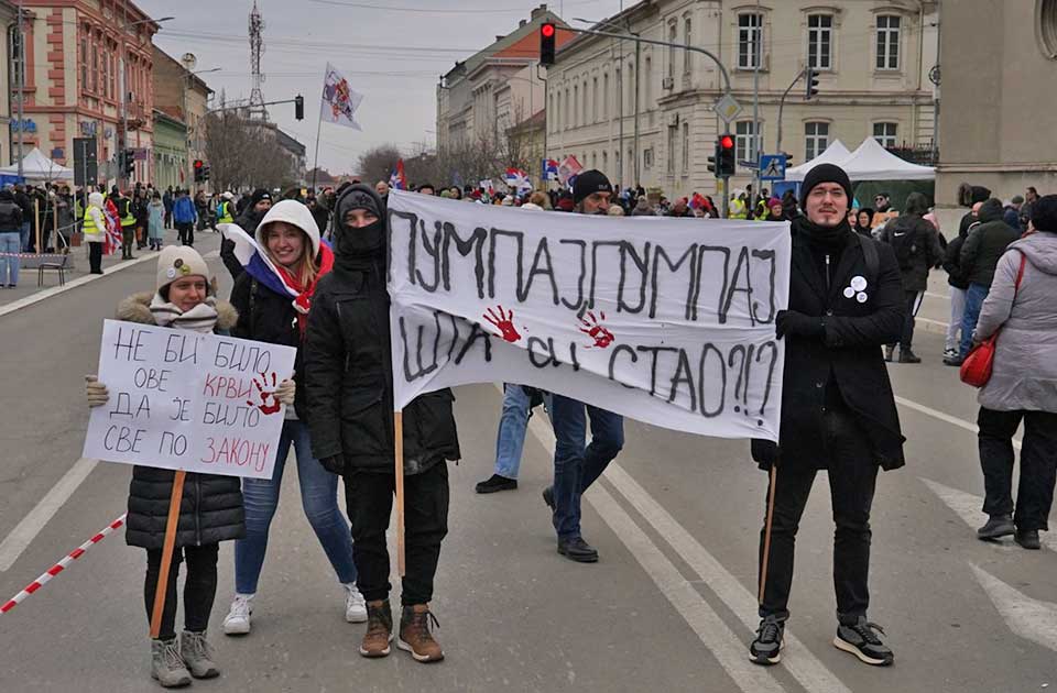 učesnici protesta u vršcu