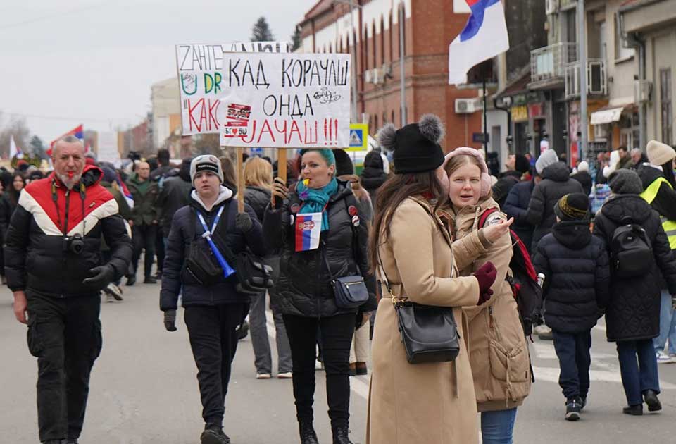 učesnici protesta u vršcu