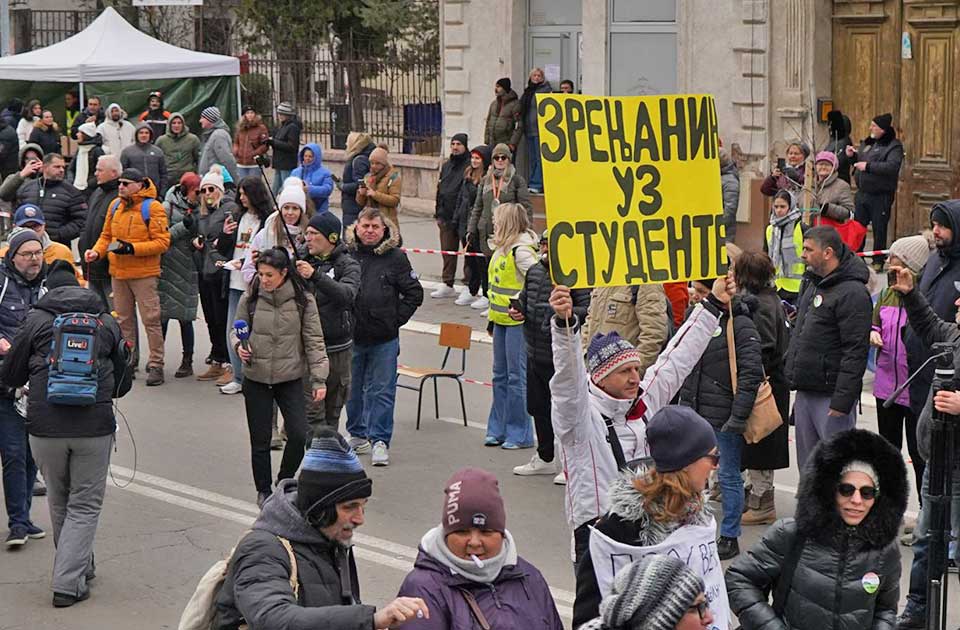 učesnici protesta u vršcu