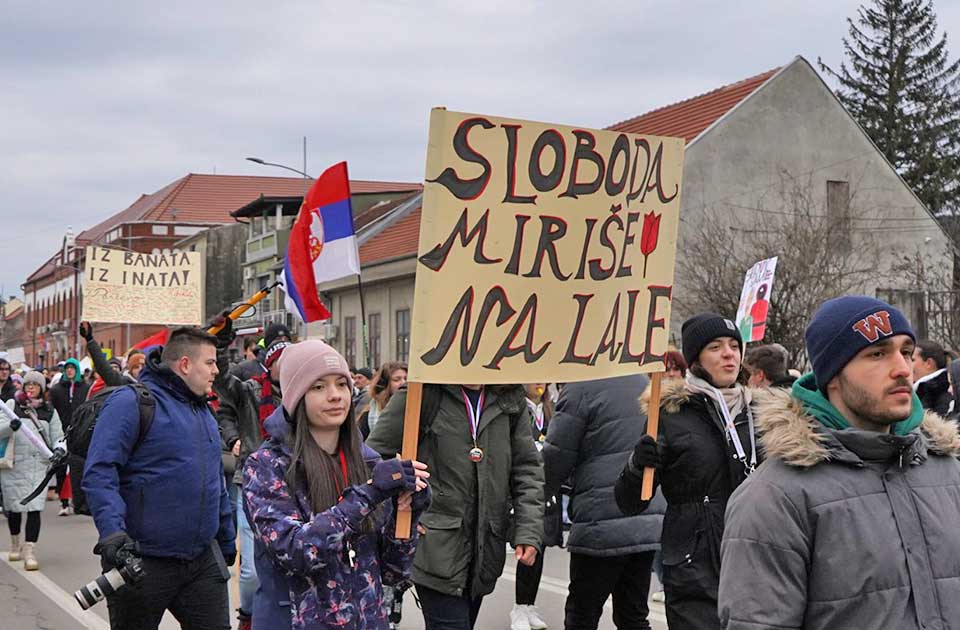 učesnici protesta u vršcu