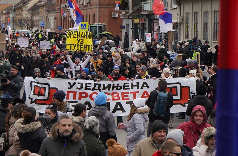 učesnici protesta u vršcu