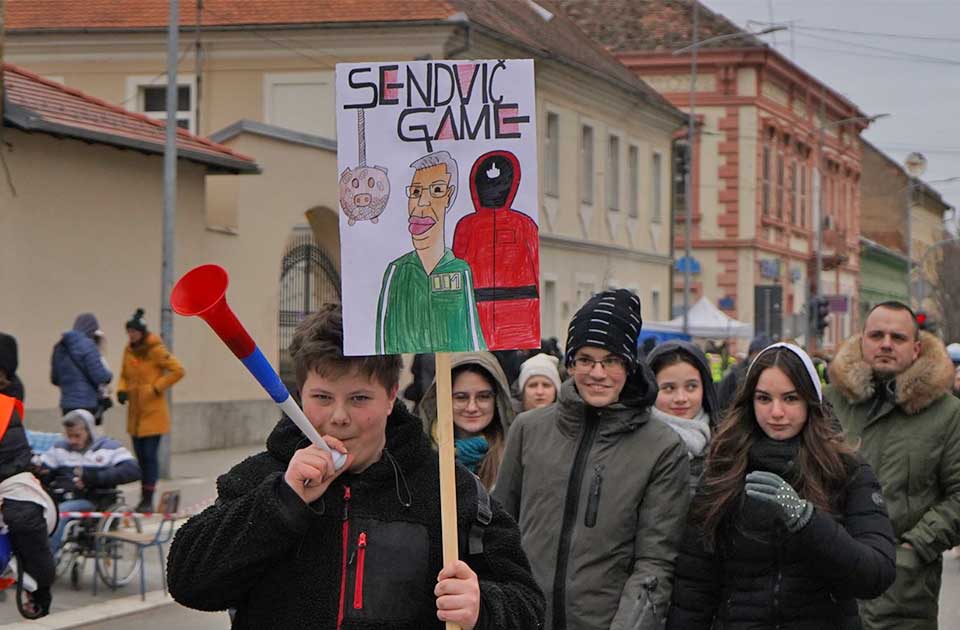 učesnici protesta u vršcu