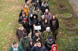 FOTO: Organizovana šetnja podrške učenicima i profesorima Medicinske škole