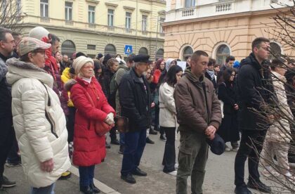 zrenjaninci odali poštu nastradalima na železničkoj stanici