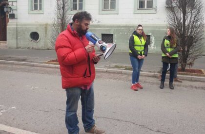 zrenjaninci odali poštu nastradalima na železničkoj stanici