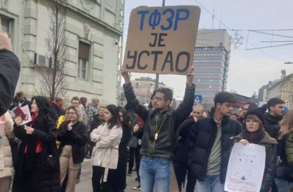 zrenjaninci odali poštu nastradalima na železničkoj stanici