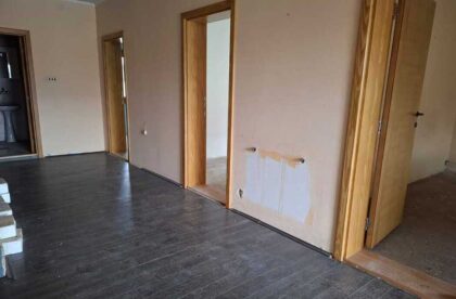 prizemna kuća na gradnulici