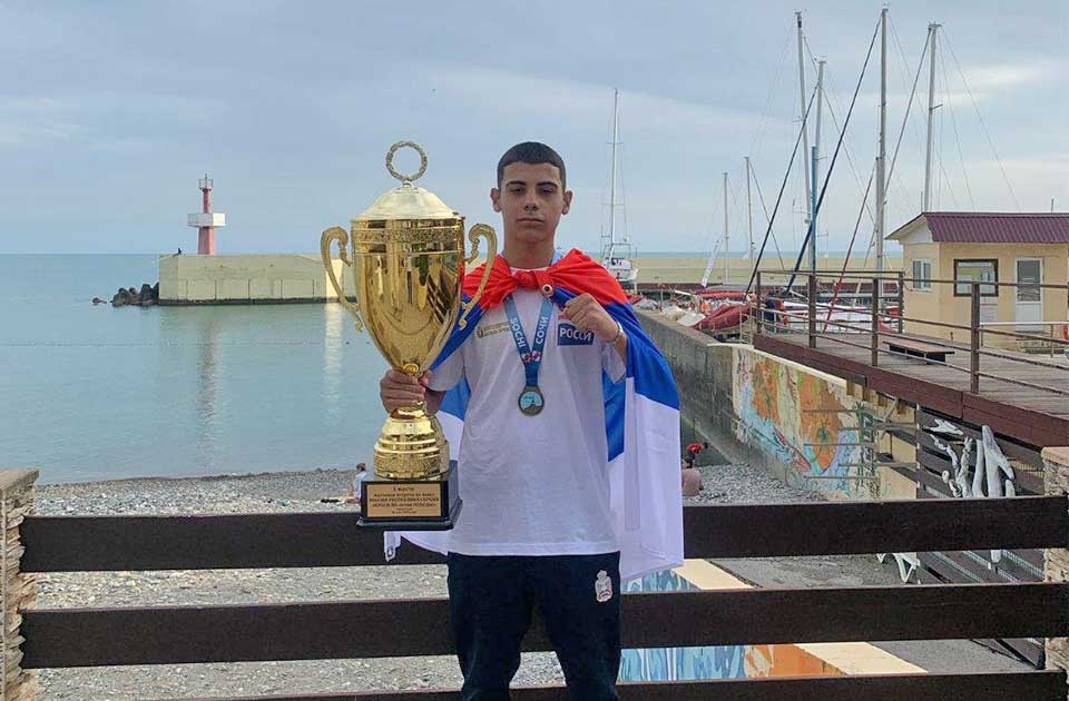 Srpski bokserski reprezentativac Andrej Racić trijumfovao u Sočiju Srpski bokserski reprezentativac Andrej Racić trijumfovao u Sočiju
